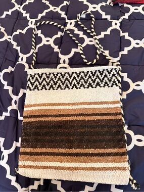 Mexican Falsa blanket bag, a lightweight, boho-style crossbody or shoulder bag